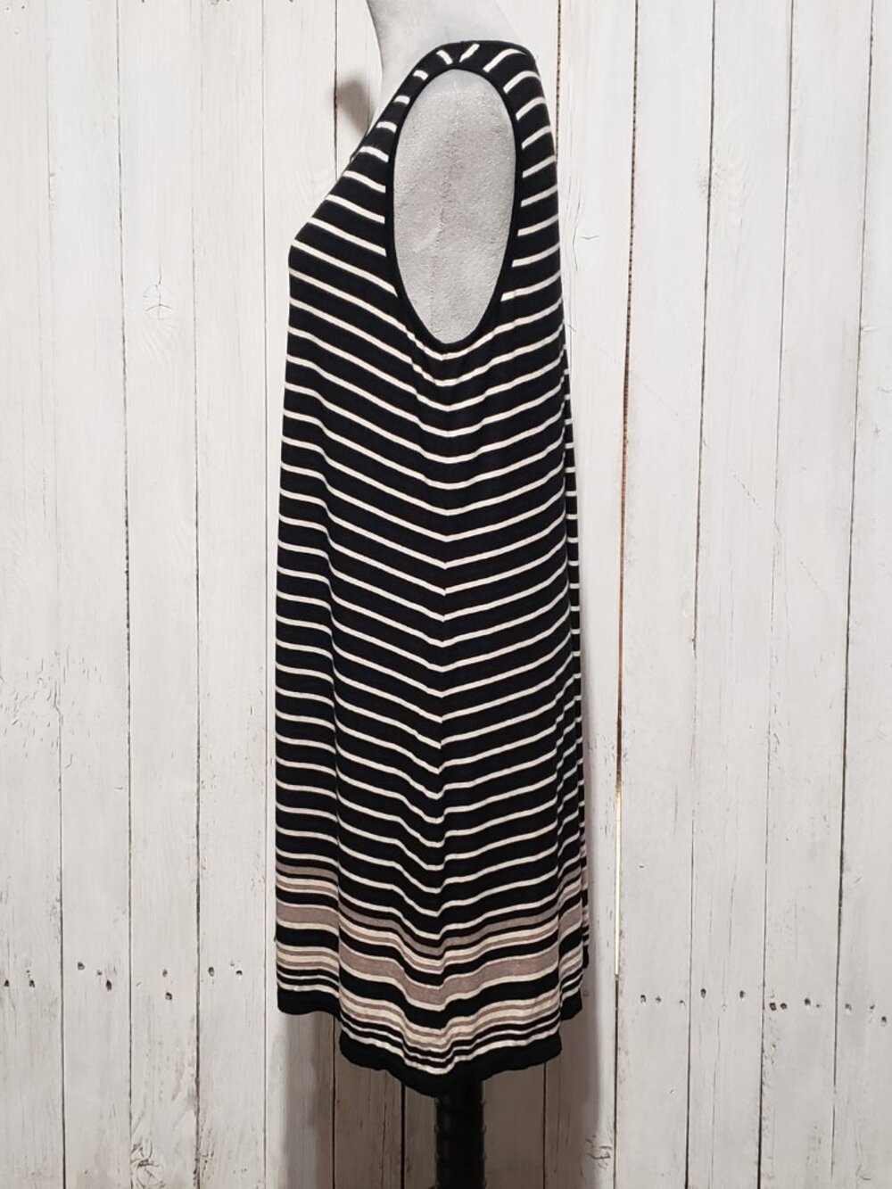 Max Studio Keyhole Shift Dress L Black Stripe Knit Casual Preppy 90s Minimalist - Picture 3 of 8